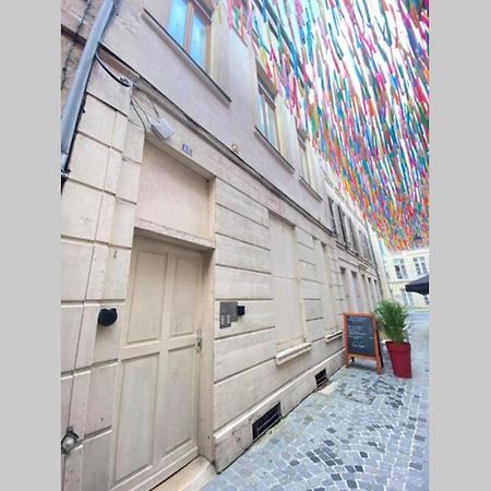 شقة لووْ  في Au Coeur De La Cite Medievale المظهر الخارجي الصورة